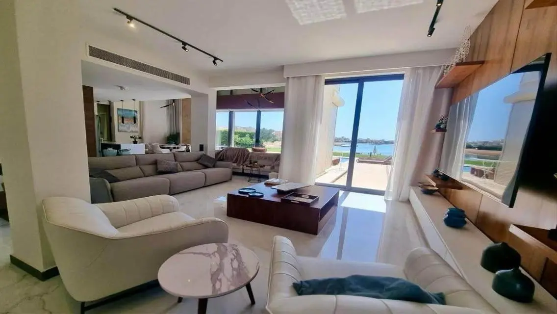 Luxurious Villa with Spacious Layout for Sale in Prime Location