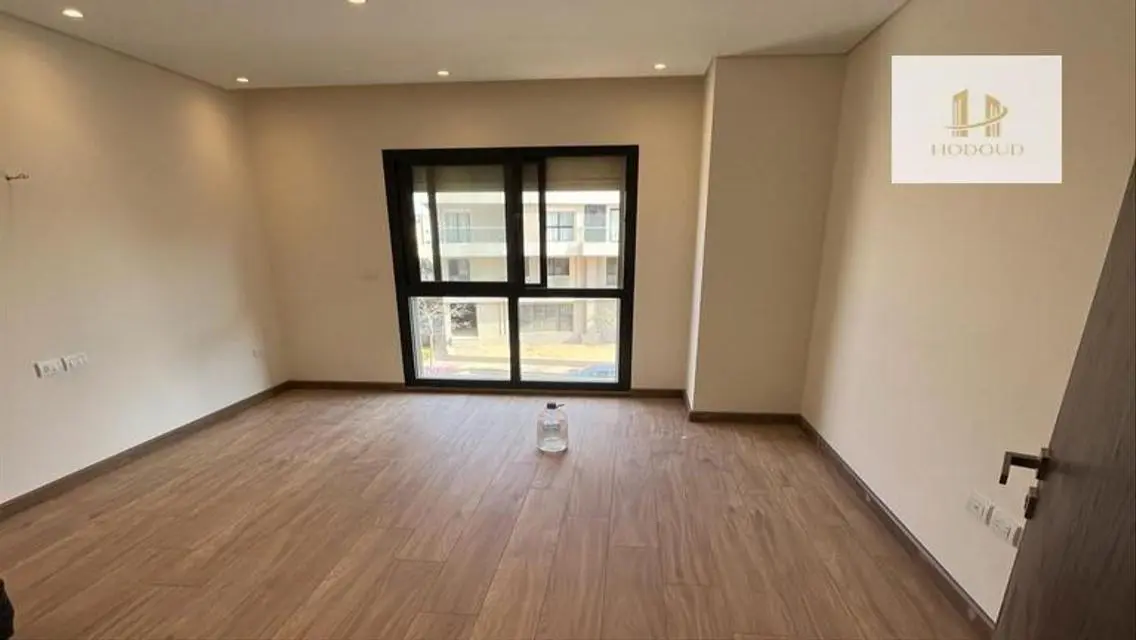 Stunning Apartment with 65000 sqm, Security Guard and Equipped Kitchen