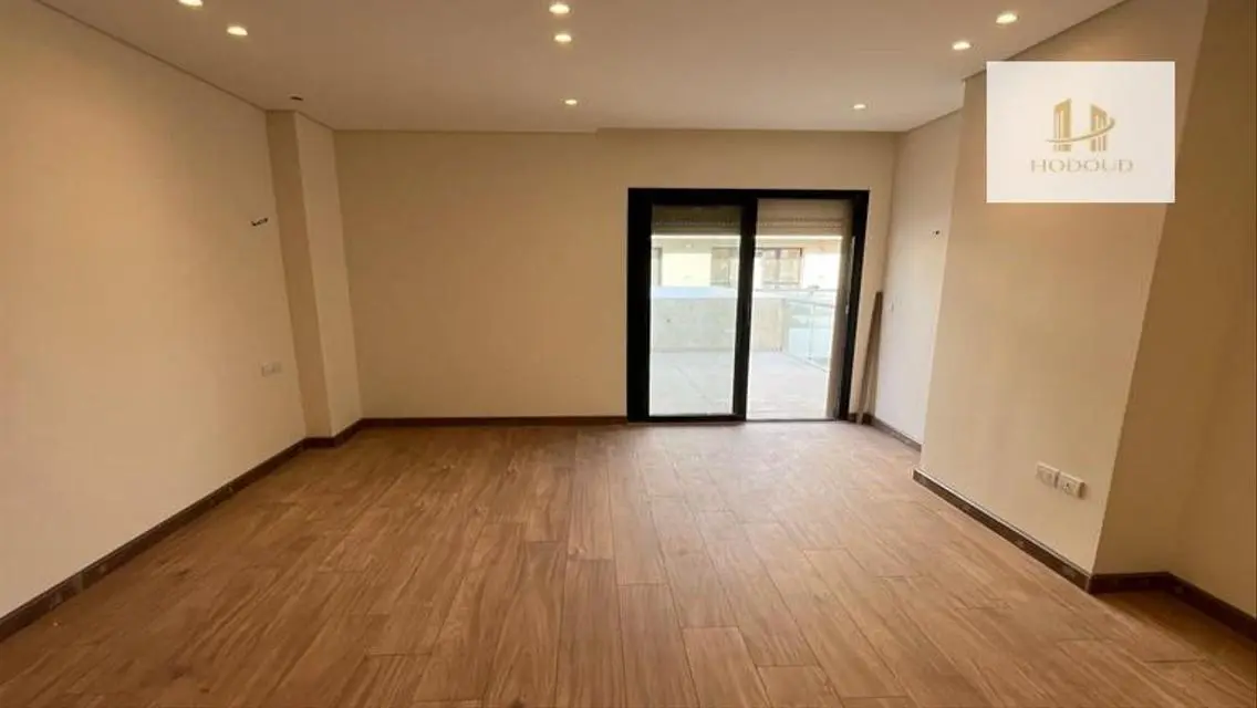 Stunning Apartment with 65000 sqm, Security Guard and Equipped Kitchen
