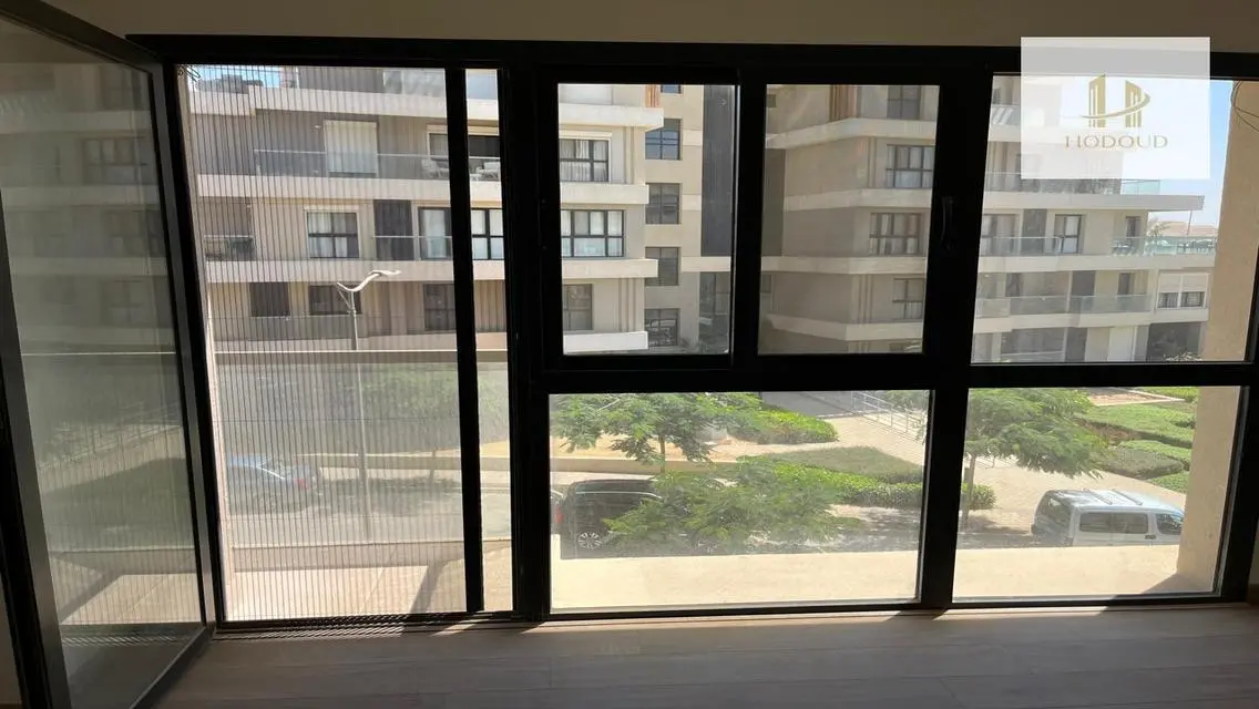 Stunning Apartment with 65000 sqm, Security Guard and Equipped Kitchen