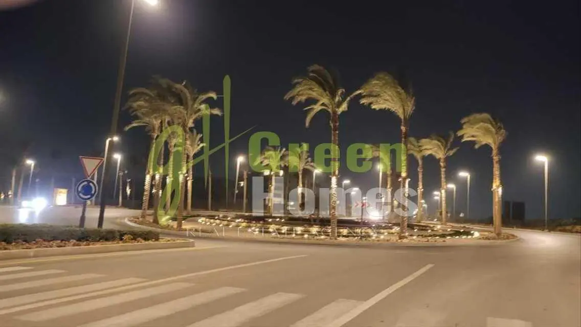شقة فاخرة مع جميع المرافق بالقرب من المحور