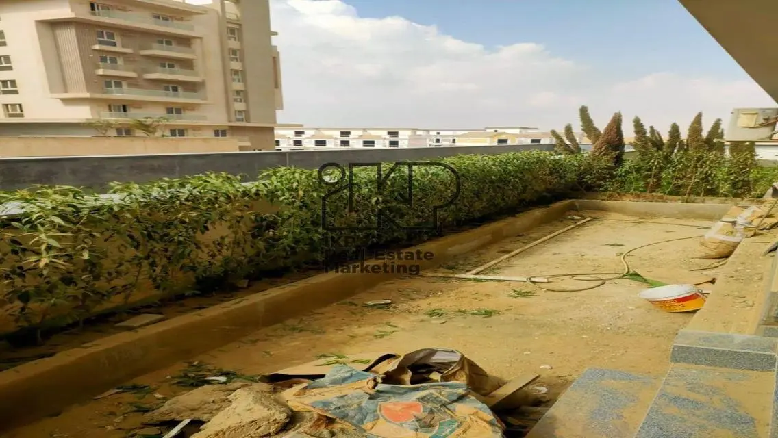 شقة فاخرة بـ8350000 جنيه - 135 متر مع شرفة وغرفة دراسة