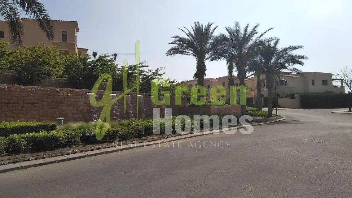 Stunning Villa with Private Pool and Spacious Layout