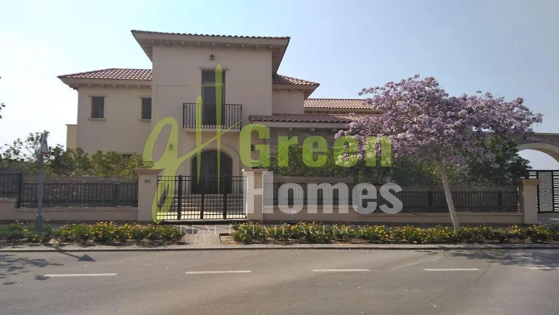 Stunning Villa with Private Pool and Spacious Layout
