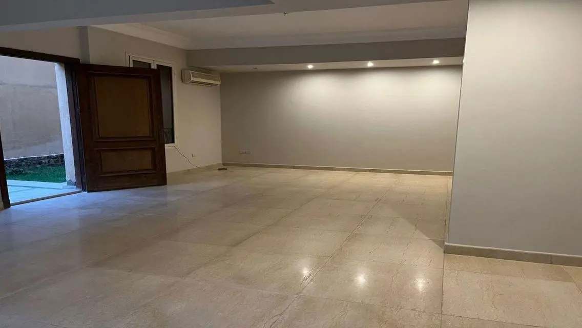 شقة حديثة 3 غرف نوم و2 حمام بمساحة كبيرة