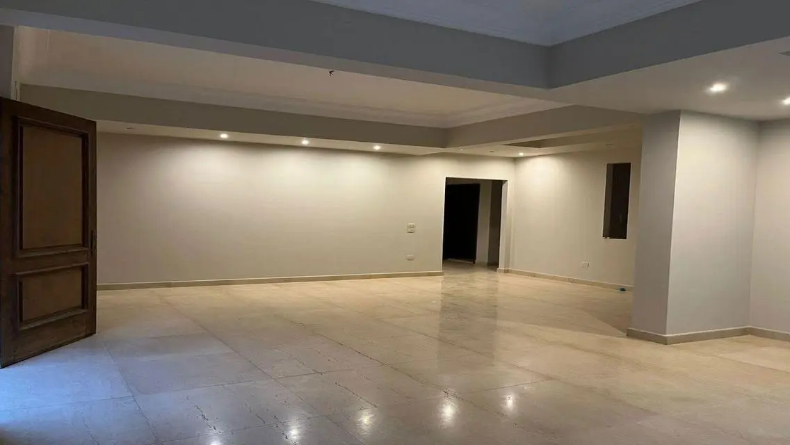 شقة حديثة 3 غرف نوم و2 حمام بمساحة كبيرة