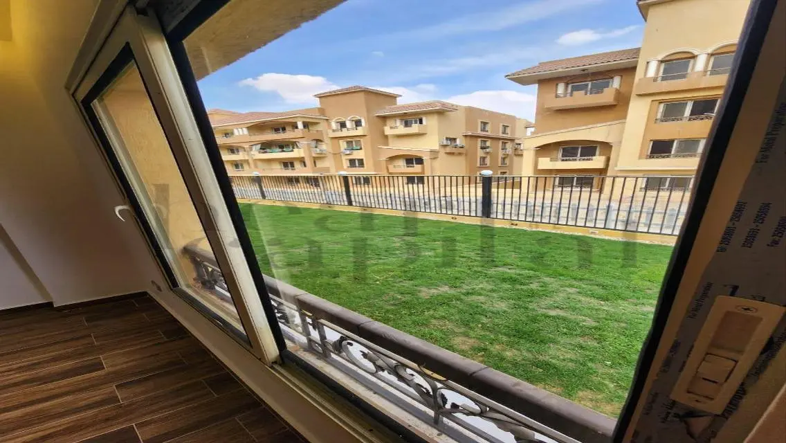 Luxury Villa with Private Balcony and Garden