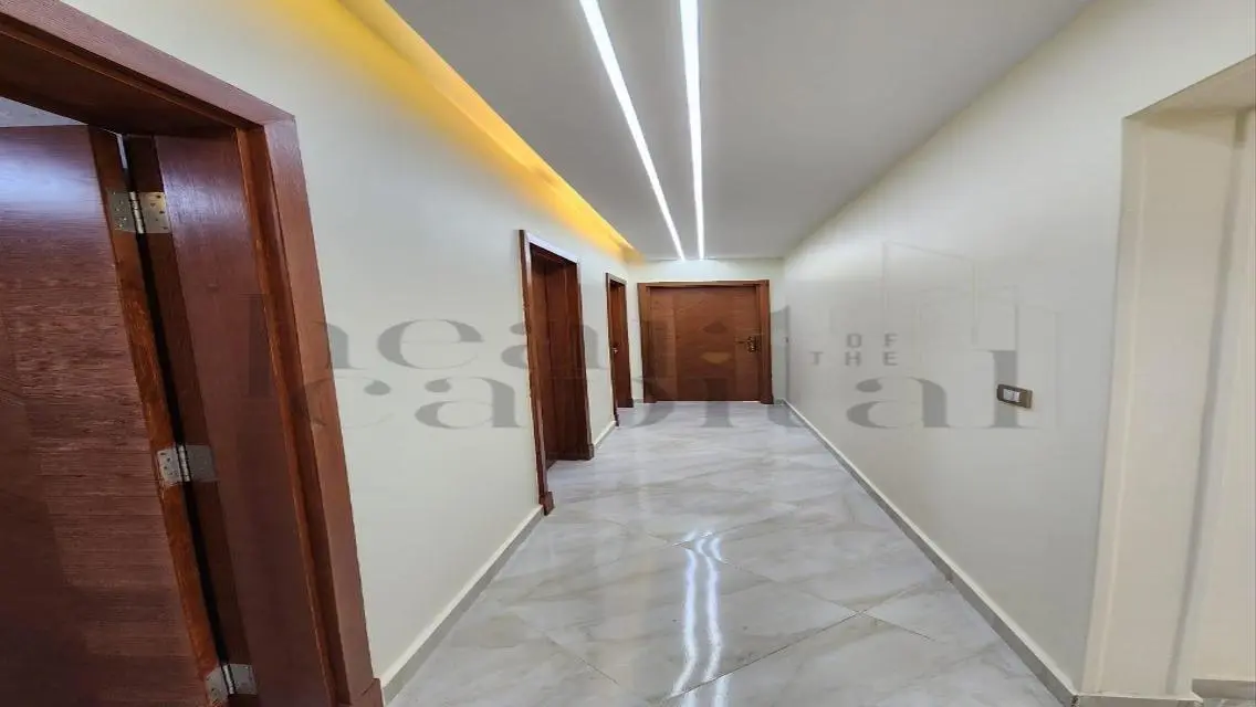 Luxury Villa with Private Balcony and Garden