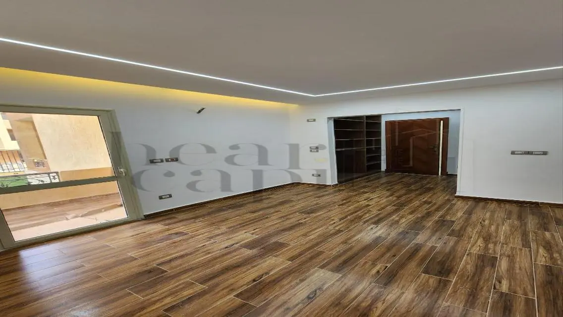 Luxury Villa with Private Balcony and Garden