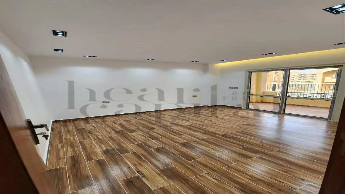 Luxury Villa with Private Balcony and Garden