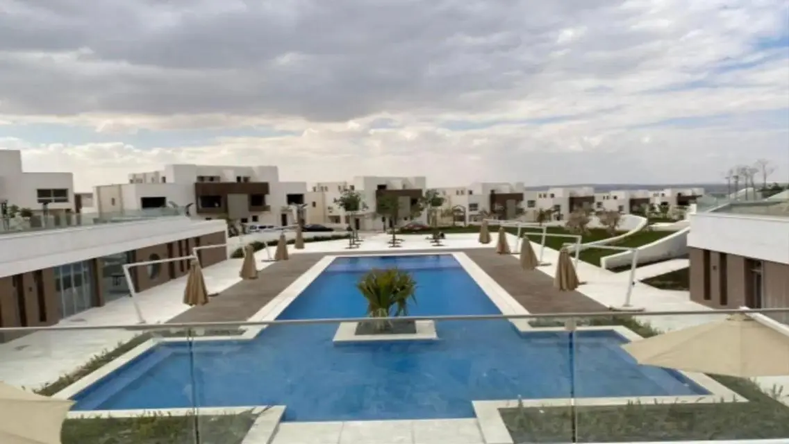 Luxury Apartment with Stunning Lake View at an Attractive Price