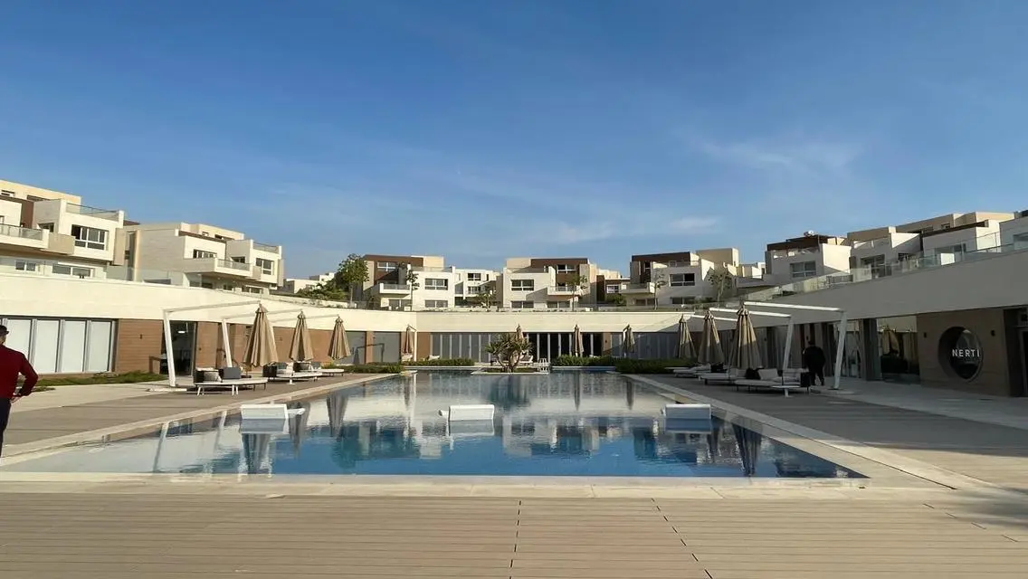 Luxury Apartment with Stunning Lake View at an Attractive Price