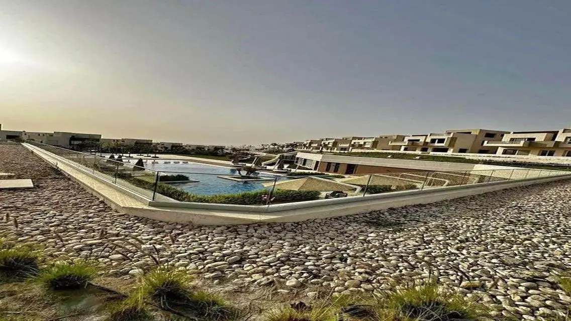 Luxury Apartment with Stunning Lake View at an Attractive Price