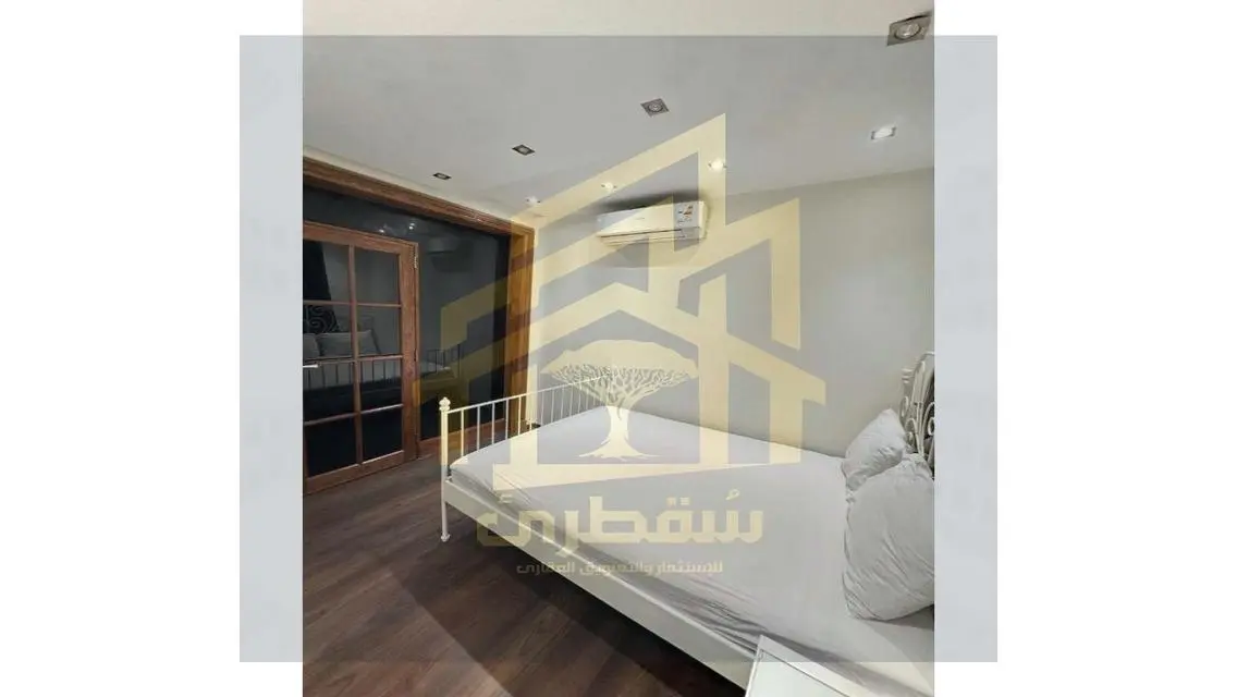 شقة حديثة 3 غرف نوم و3 حمامات بمساحة 250 متر
