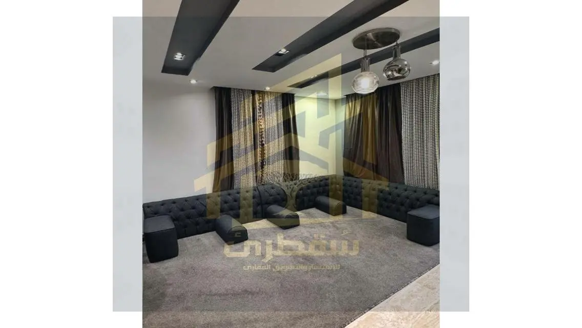شقة حديثة 3 غرف نوم و3 حمامات بمساحة 250 متر