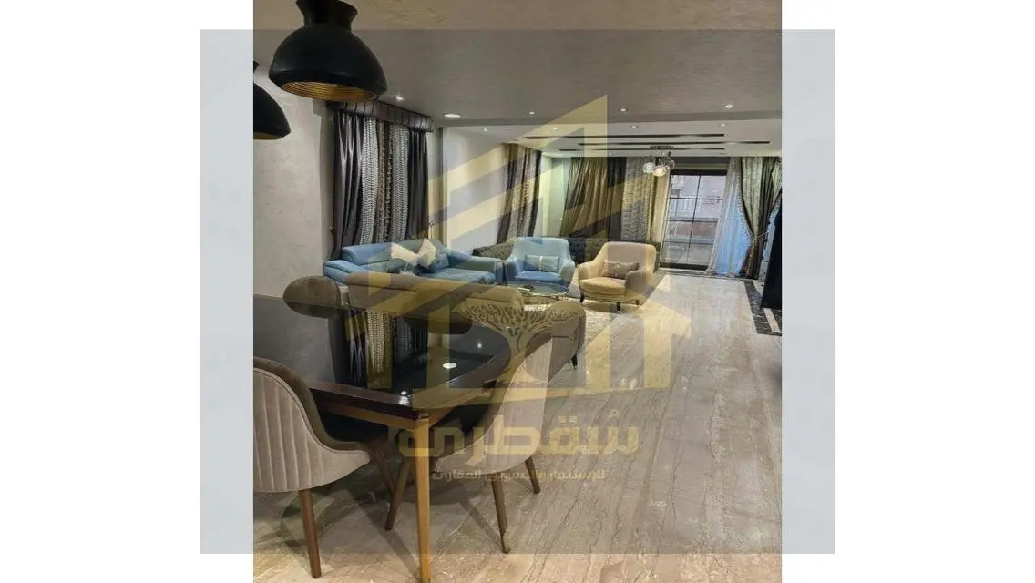 شقة حديثة 3 غرف نوم و3 حمامات بمساحة 250 متر