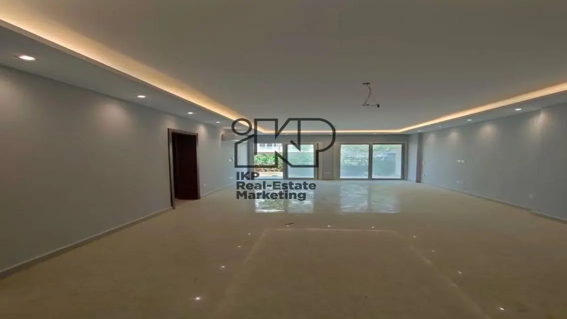 شقة فاخرة مع حارس أمن وغرفة دراسة للبيع