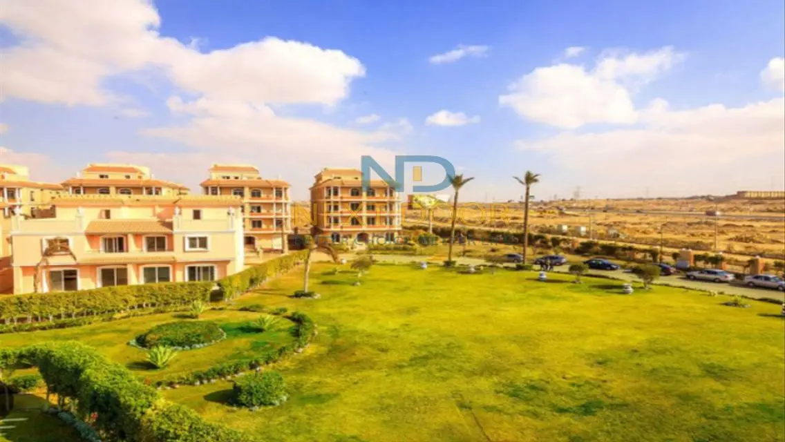 Luxury Apartment Steps Away from Major Attractions