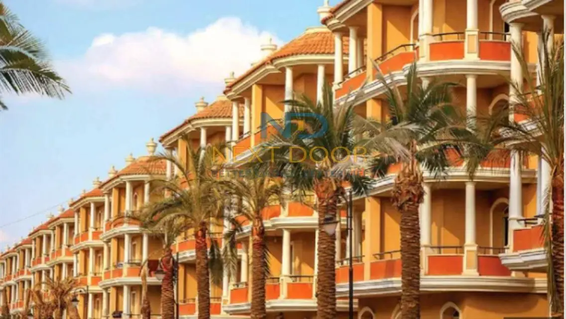 Luxury Apartment Steps Away from Major Attractions