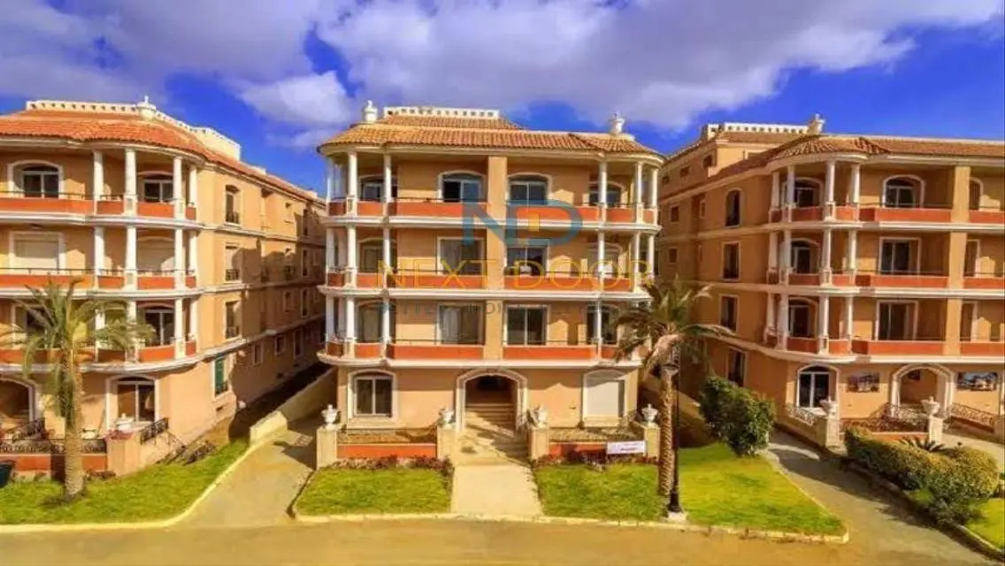 Luxury Apartment Steps Away from Major Attractions