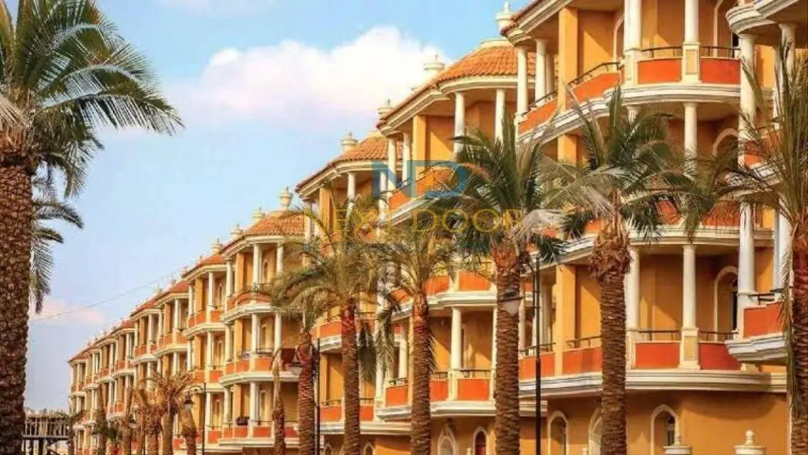 Luxury Apartment Steps Away from Major Attractions
