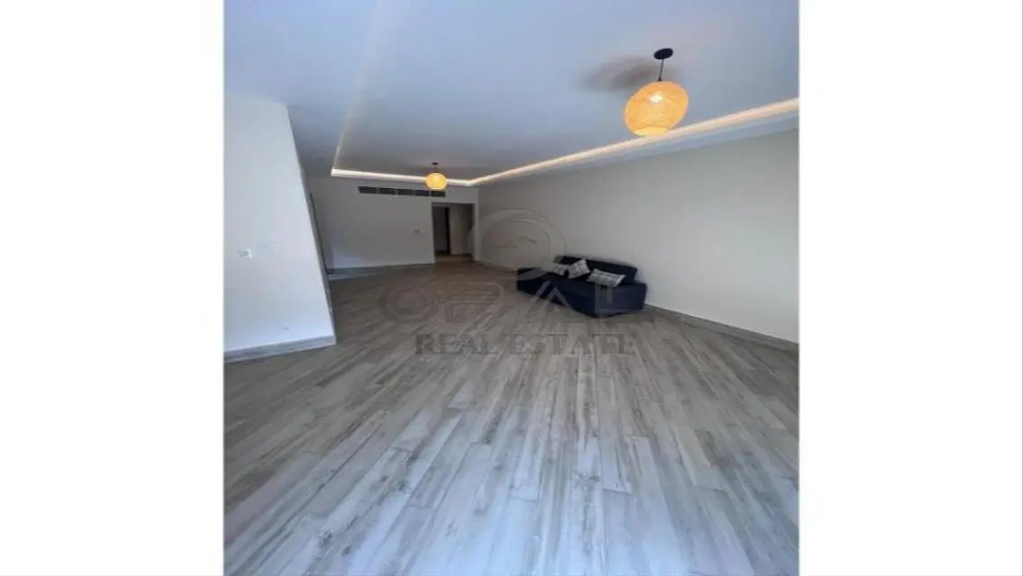 Apartment for Rent in Westown, Beverly Hills