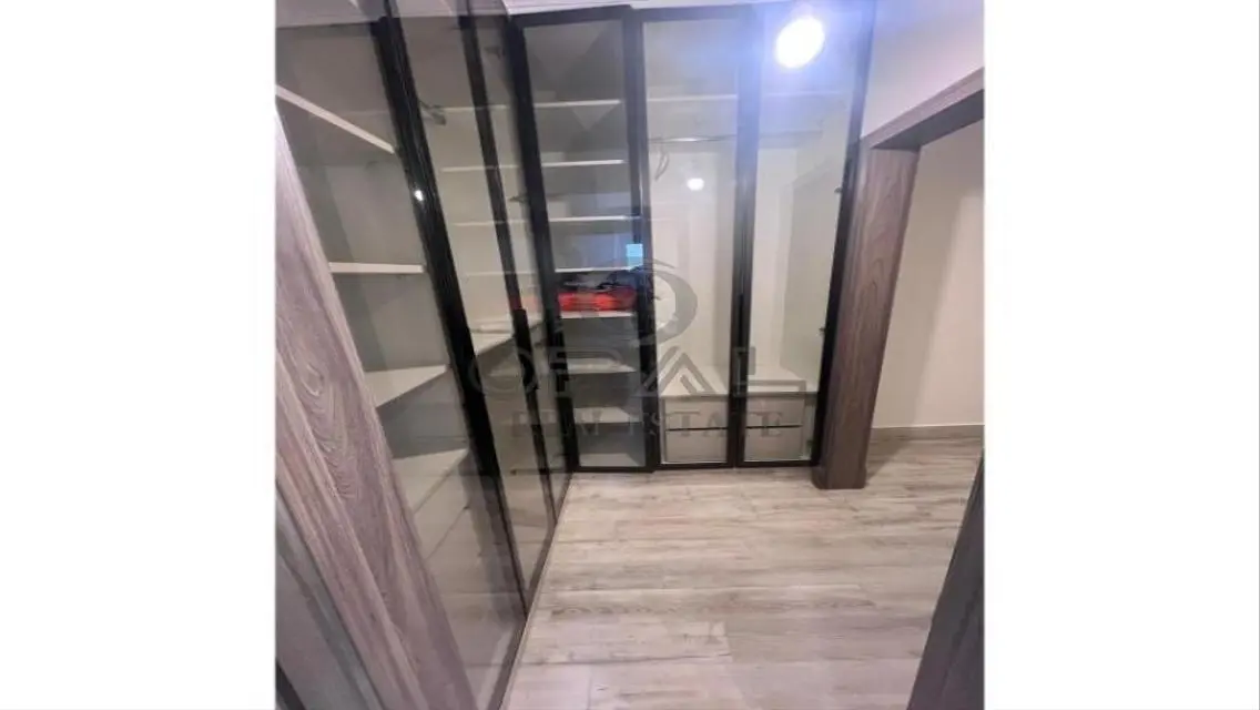 Apartment for Rent in Westown, Beverly Hills