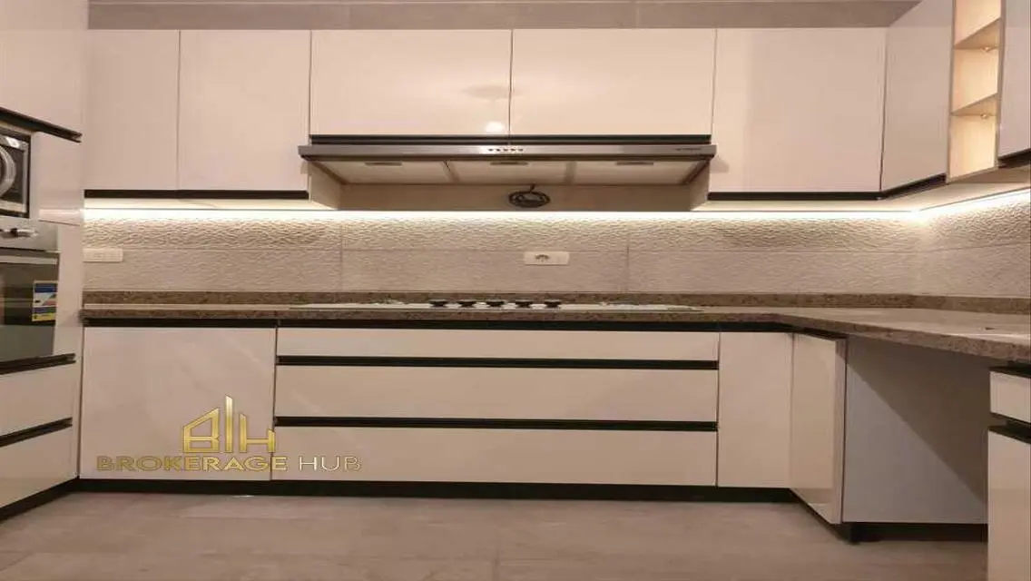 Modern Oro Apartment