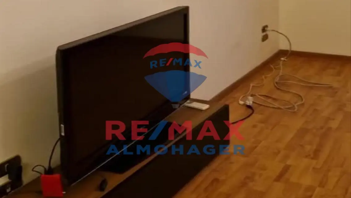 شقة فاخرة بمساحة 98 متر للبيع