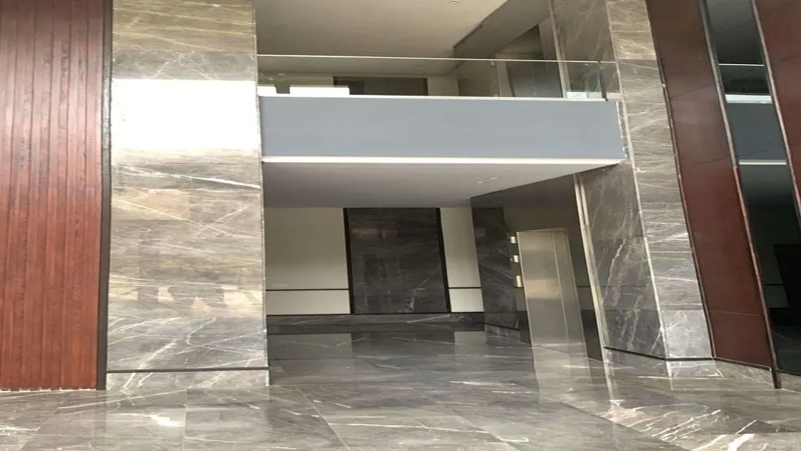 Luxury 3-Bedroom Apartment with Spacious Design