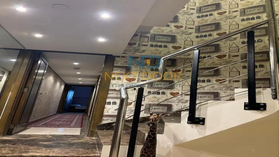 شقة فاخرة بأربعة غرف للبيع بسعر مغري