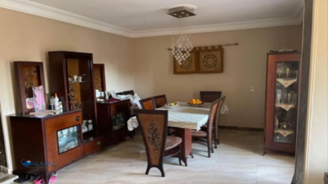 Apartment for Sale: 3 Bedrooms with Balcony and Security Services