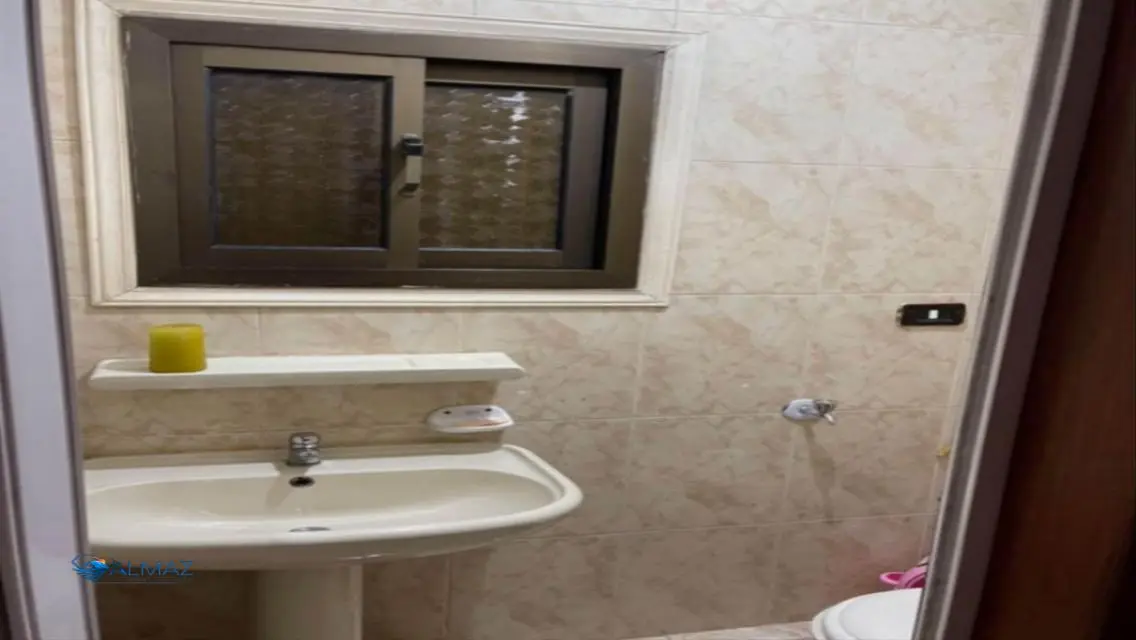 Apartment for Sale: 3 Bedrooms with Balcony and Security Services