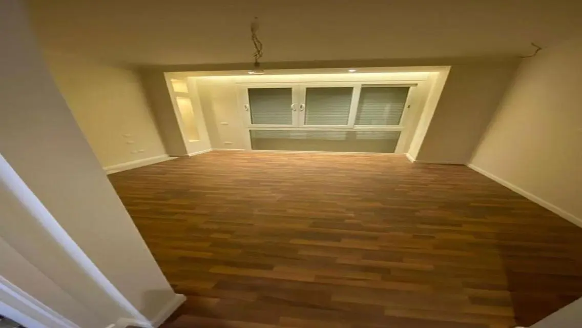 Stunning Apartment with Private Garden and Lake View