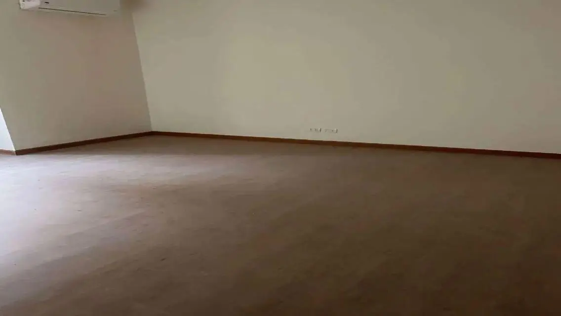 Stunning Apartment with Private Garden and Lake View