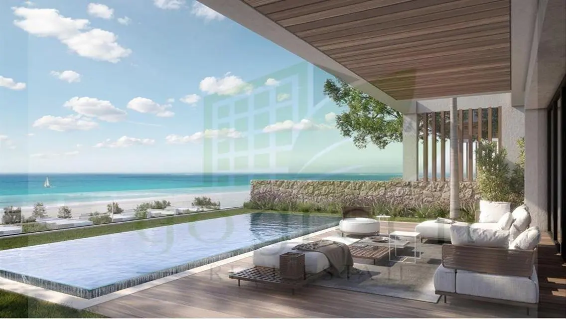 Luxury Apartment with Stunning Lake View
