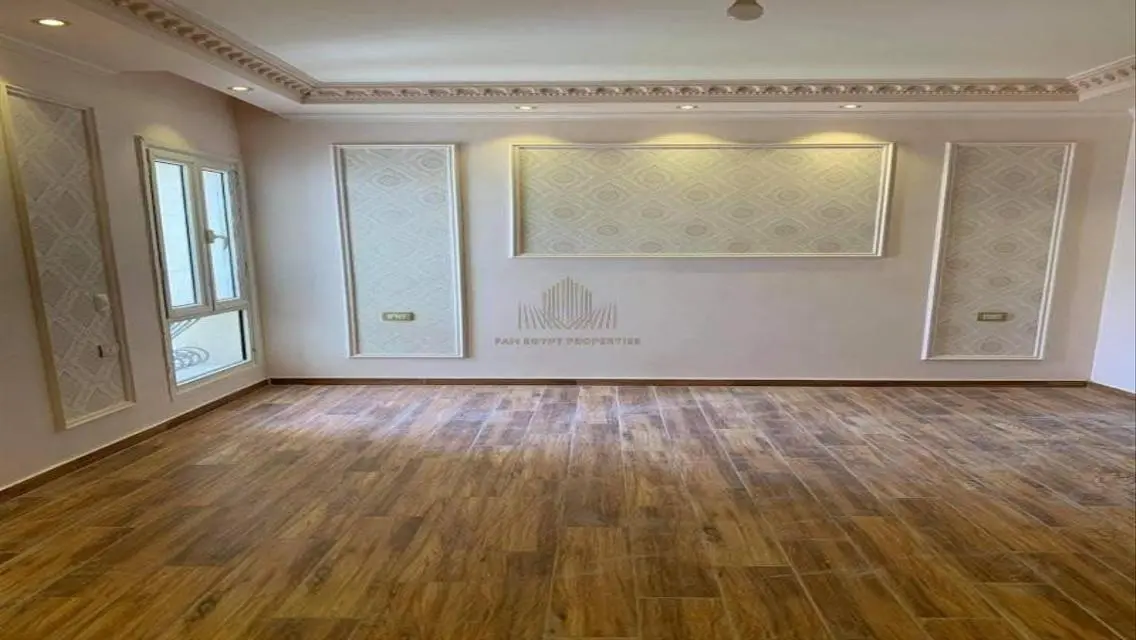 شقة مميزة مع شرفة وحارس أمن