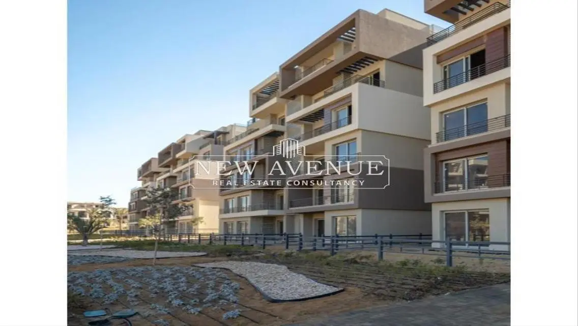 Luxury Apartment with Stunning Views and Excellent Amenities
