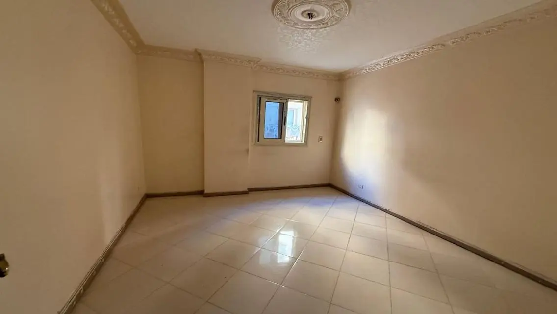 Stunning 3-Bedroom Apartment Overlooking a Landmark