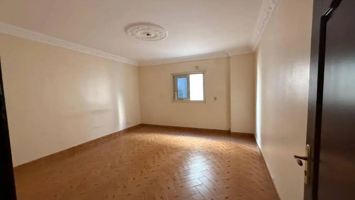 Stunning 3-Bedroom Apartment Overlooking a Landmark