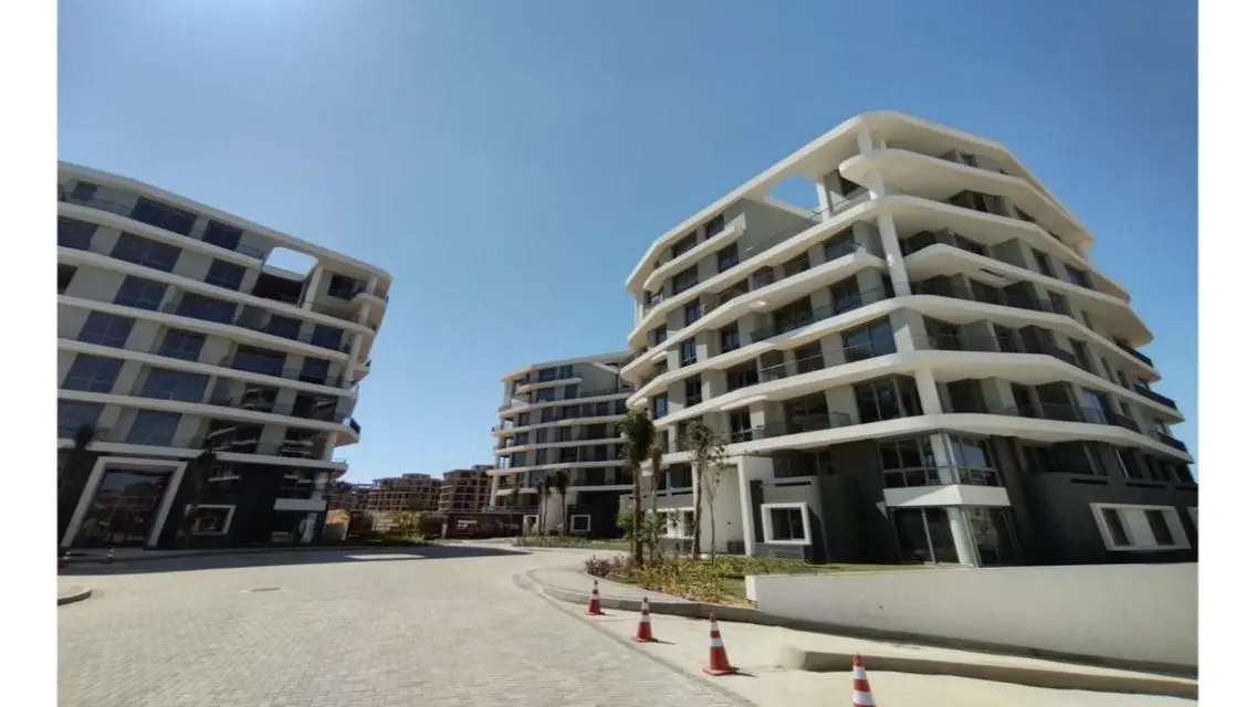 Luxury Apartment with Spacious Layout in Prime Location