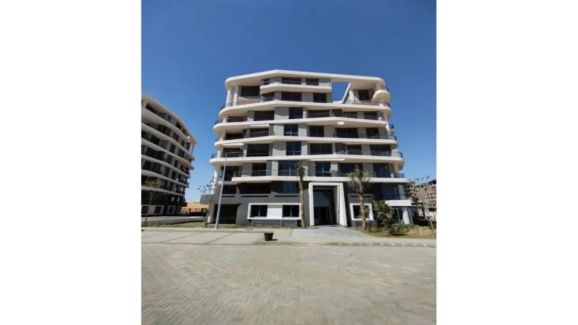 Luxury Apartment with Spacious Layout in Prime Location