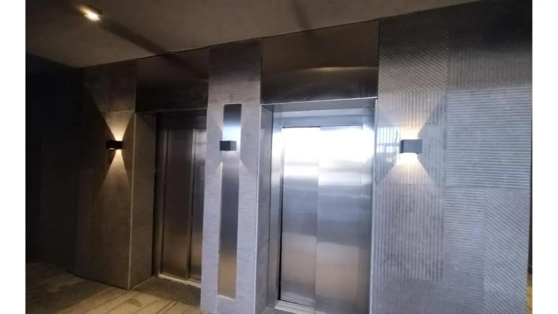 Luxury Apartment with Spacious Layout in Prime Location