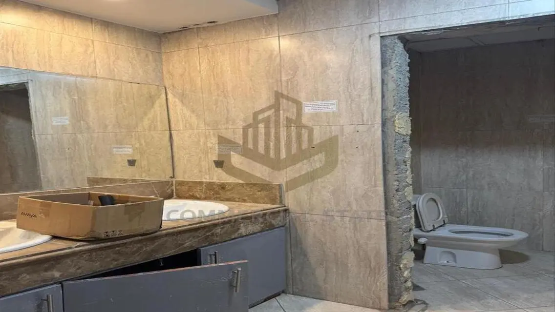 Premium Commercial Unit of 500 sqm