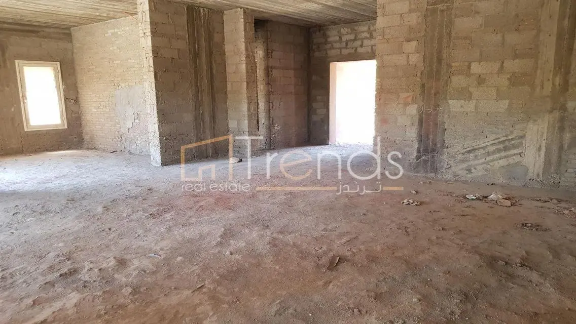 فيلا فاخرة للبيع في موقع متميز