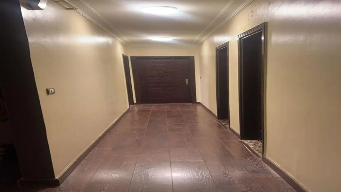 شقة رائعة للبيع بمساحة شاسعة