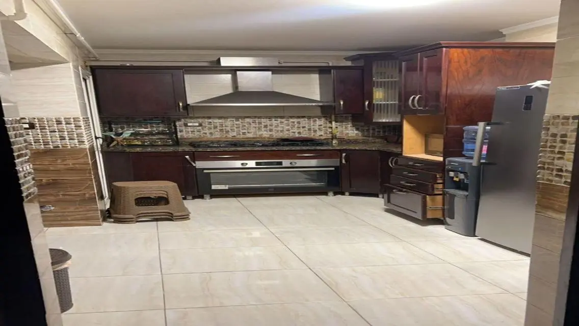 شقة رائعة للبيع بمساحة شاسعة