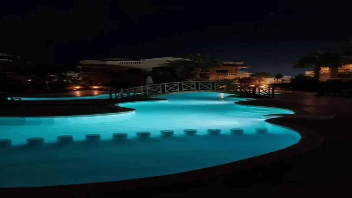 فيلا مذهلة للبيع في كمبوند بمبارك 7