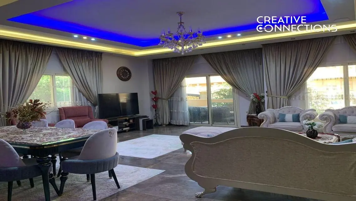 شقة فاخرة ذات إطلالة مزدوجة للبيع