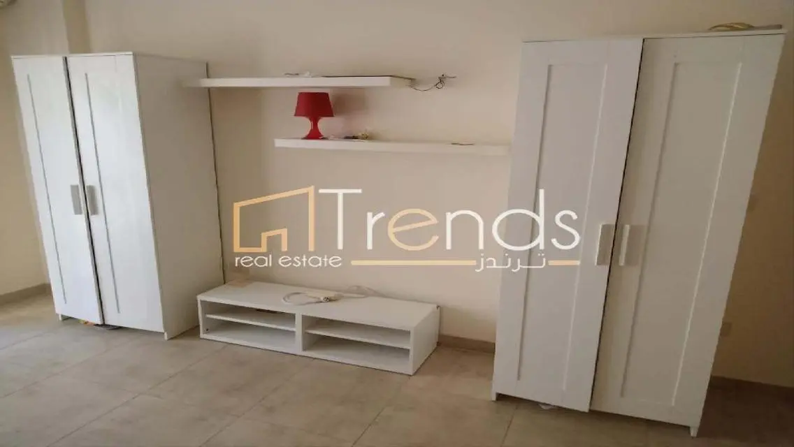 شقة فاخرة بمساحة واسعة ومرافق رائعة للبيع
